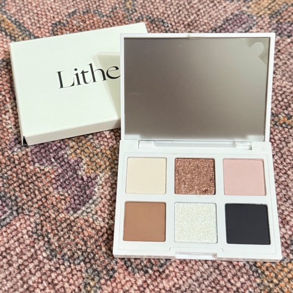 LITHE BEAUTY · ASTRAL EYESHADOW PALETTE - Picture 4 of 8